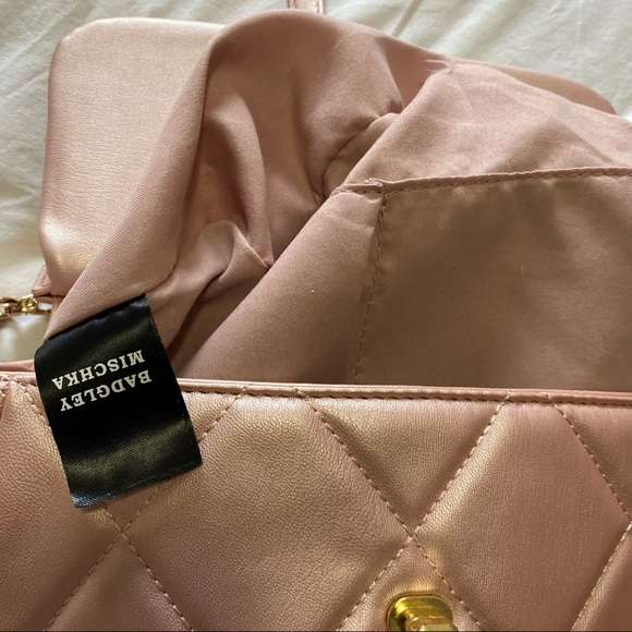 Badgley Mischka Pink Champagne Beauty Hand Crossbody Purse - Picture 9 of 9